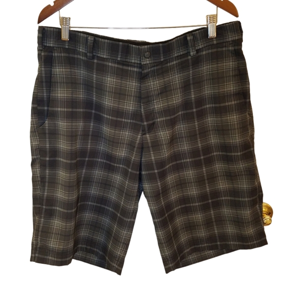 Nike Golf Tour Performance Dri Fit Plaid Shorts Size 36 - Picture 1 of 10